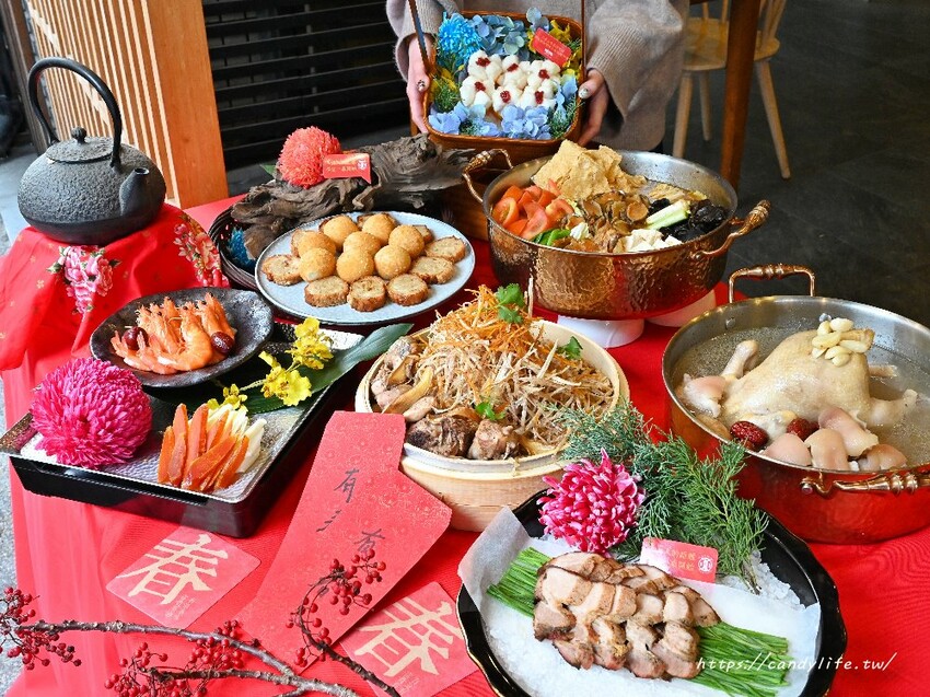 有春茶館|2025台中年菜、新年聚餐餐廳首選!輕鬆料理經典台菜澎拜上桌,訂購整組年菜享早鳥優惠再贈《免開火!巧用家電做台菜》新書 - 糖糖's 享食生活