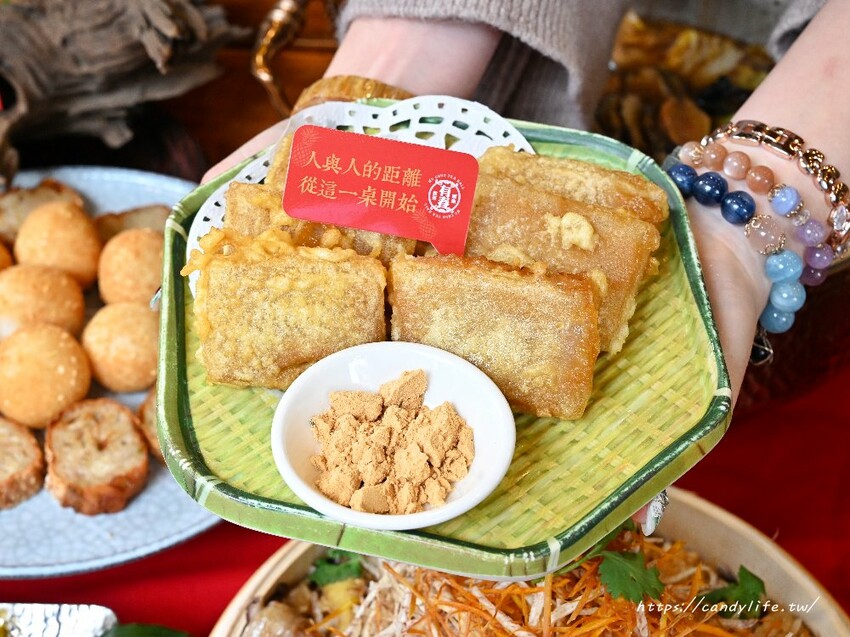 有春茶館|2025台中年菜、新年聚餐餐廳首選!輕鬆料理經典台菜澎拜上桌,訂購整組年菜享早鳥優惠再贈《免開火!巧用家電做台菜》新書 - 糖糖's 享食生活