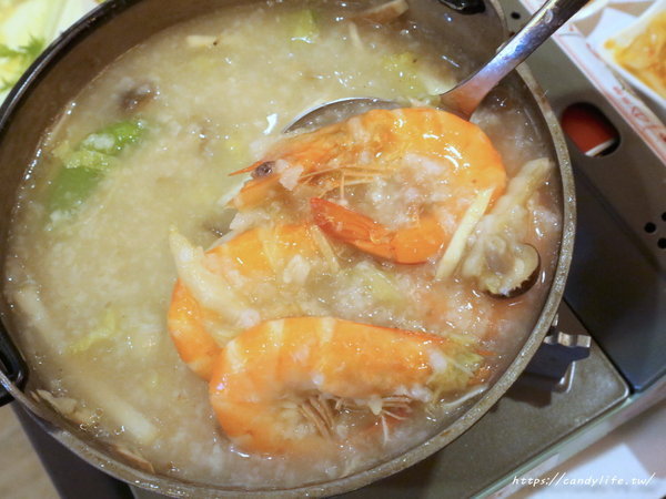 有春茶館(大墩店):台中美食│有春茶館大墩店〃裝潢充滿古色古香,餐點好吃,非常適合聚餐聊天的好所在~