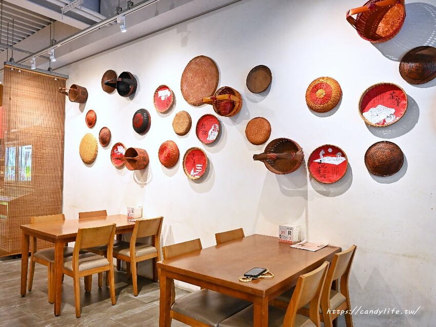 有春茶館|2025台中年菜、新年聚餐餐廳首選!輕鬆料理經典台菜澎拜上桌,訂購整組年菜享早鳥優惠再贈《免開火!巧用家電做台菜》新書 - 糖糖's 享食生活