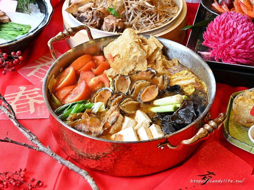 有春茶館|2025台中年菜、新年聚餐餐廳首選!輕鬆料理經典台菜澎拜上桌,訂購整組年菜享早鳥優惠再贈《免開火!巧用家電做台菜》新書 - 糖糖's 享食生活