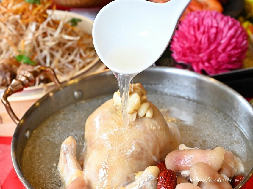 有春茶館|2025台中年菜、新年聚餐餐廳首選!輕鬆料理經典台菜澎拜上桌,訂購整組年菜享早鳥優惠再贈《免開火!巧用家電做台菜》新書 - 糖糖's 享食生活