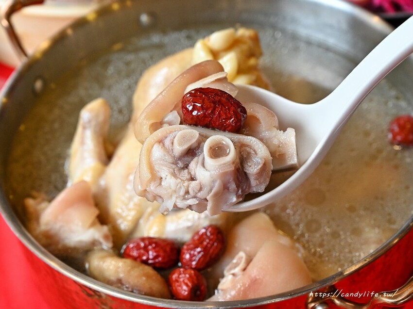 有春茶館|2025台中年菜、新年聚餐餐廳首選!輕鬆料理經典台菜澎拜上桌,訂購整組年菜享早鳥優惠再贈《免開火!巧用家電做台菜》新書 - 糖糖's 享食生活