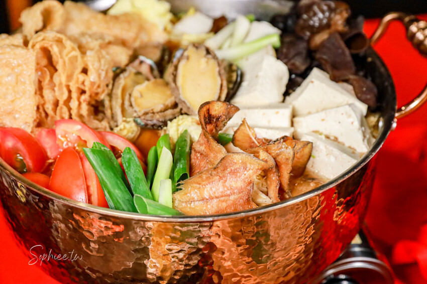 2025台中年菜》有春茶館 精緻台味年菜 圍爐團圓飯 新年聚餐 包廂訂位包場 早鳥優惠開跑! @蘇菲漫旅