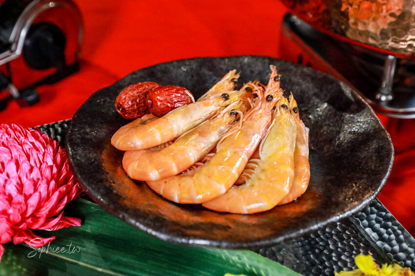 2025台中年菜》有春茶館 精緻台味年菜 圍爐團圓飯 新年聚餐 包廂訂位包場 早鳥優惠開跑! @蘇菲漫旅