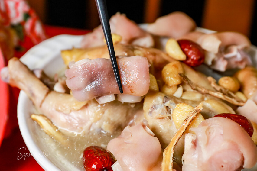 2025台中年菜》有春茶館 精緻台味年菜 圍爐團圓飯 新年聚餐 包廂訂位包場 早鳥優惠開跑! @蘇菲漫旅