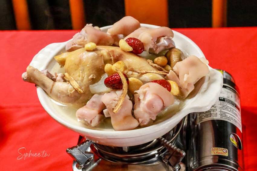 2025台中年菜》有春茶館 精緻台味年菜 圍爐團圓飯 新年聚餐 包廂訂位包場 早鳥優惠開跑! @蘇菲漫旅