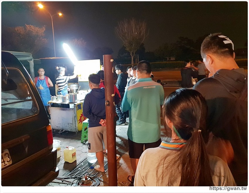 龍井自強夜市 | 大排長龍,烤臭豆腐一支10元真的很便宜!!