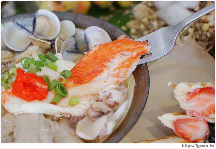 滿滿海鮮看不到底下麵條，澎湃份量一碗居然只要百元，每日限量30份！！