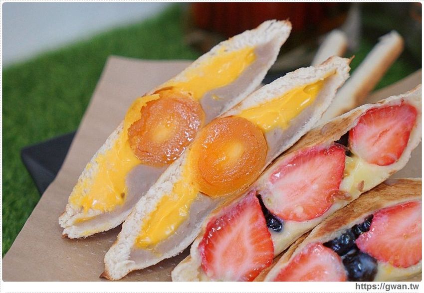 滿滿海鮮看不到底下麵條，澎湃份量一碗居然只要百元，每日限量30份！！