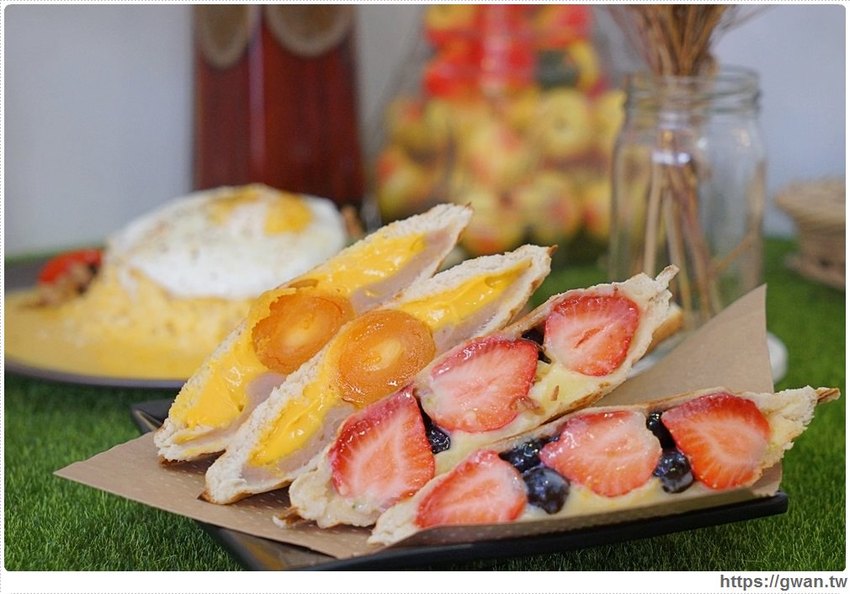 滿滿海鮮看不到底下麵條，澎湃份量一碗居然只要百元，每日限量30份！！