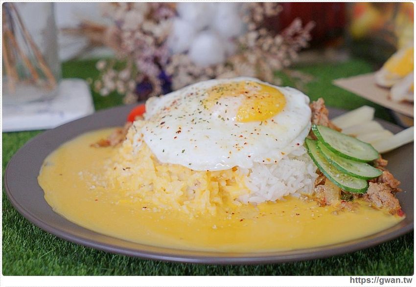 滿滿海鮮看不到底下麵條，澎湃份量一碗居然只要百元，每日限量30份！！