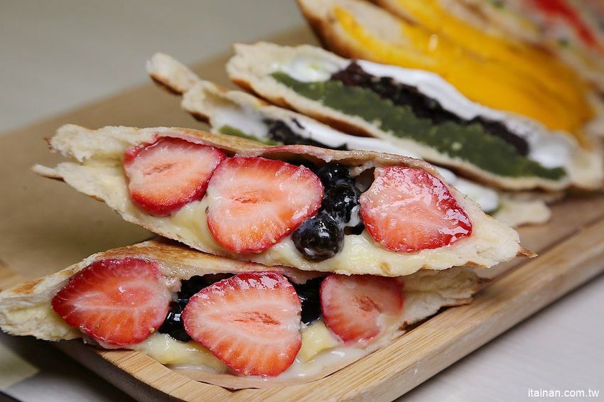 台南美食｜T&F手作吐司-崇明店~不只有爆餡熱壓吐司，還有限量超狂爆料海鮮鍋燒意麵!!早午餐、午食、下午茶新選擇! - 台南好Food遊