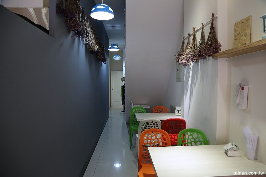 台南美食｜T&F手作吐司-崇明店~不只有爆餡熱壓吐司，還有限量超狂爆料海鮮鍋燒意麵!!早午餐、午食、下午茶新選擇! - 台南好Food遊