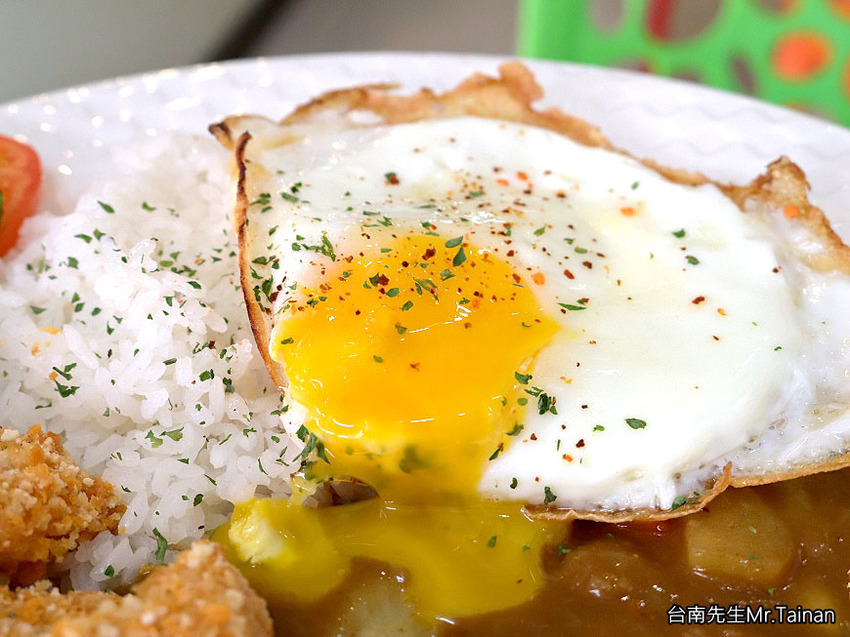 台南熱壓吐司／草莓季限定商品／選用苗栗大湖草莓／每日限量售完為止／全台最多口味的熱壓吐司專賣店