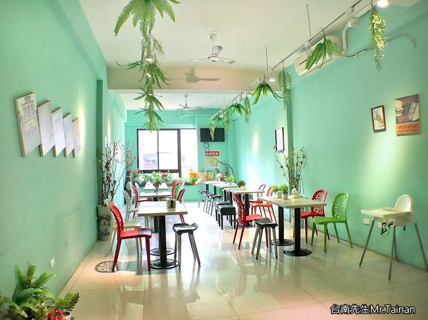 台南熱壓吐司／草莓季限定商品／選用苗栗大湖草莓／每日限量售完為止／全台最多口味的熱壓吐司專賣店