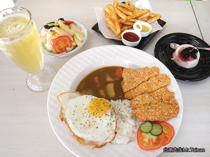 台南熱壓吐司／草莓季限定商品／選用苗栗大湖草莓／每日限量售完為止／全台最多口味的熱壓吐司專賣店