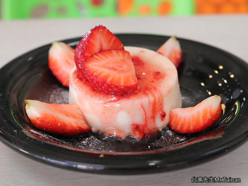 台南熱壓吐司／草莓季限定商品／選用苗栗大湖草莓／每日限量售完為止／全台最多口味的熱壓吐司專賣店