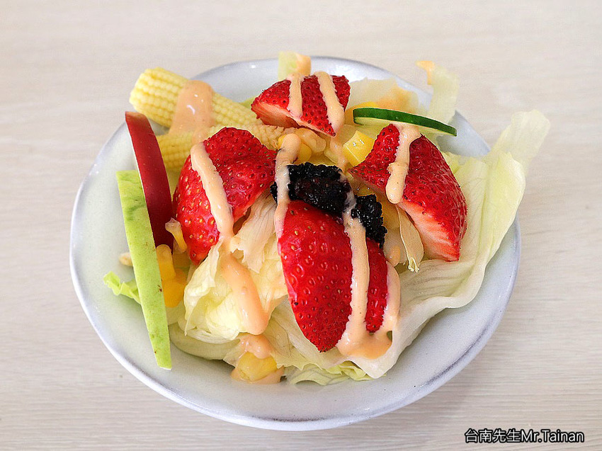 台南熱壓吐司／草莓季限定商品／選用苗栗大湖草莓／每日限量售完為止／全台最多口味的熱壓吐司專賣店