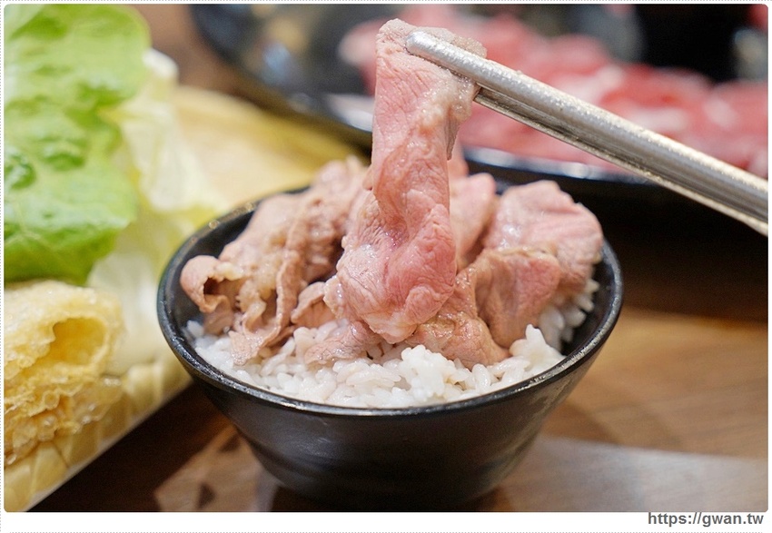 不敢相信！這間火鍋店平日只要99元就能吃三種和牛！挑戰大胃王成功再賺500元