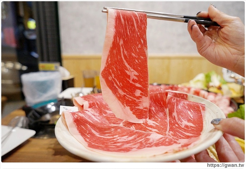 不敢相信！這間火鍋店平日只要99元就能吃三種和牛！挑戰大胃王成功再賺500元