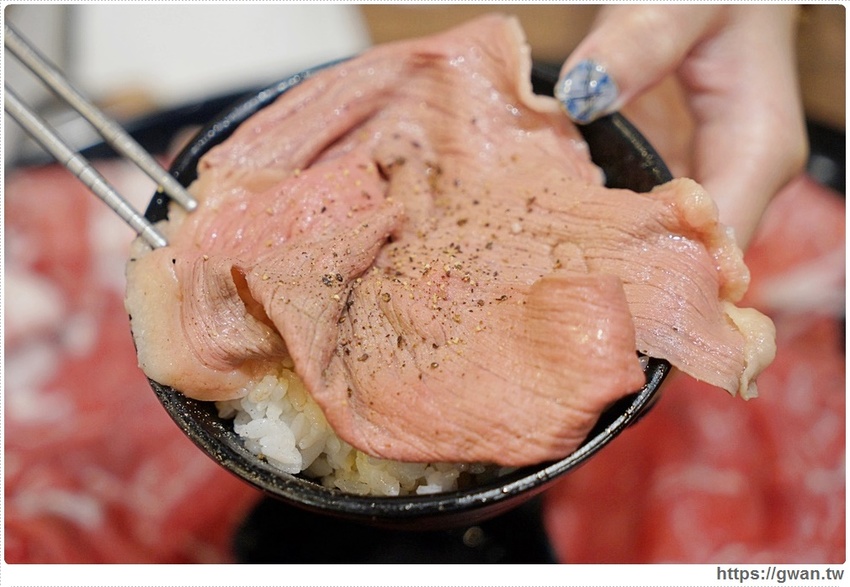 不敢相信！這間火鍋店平日只要99元就能吃三種和牛！挑戰大胃王成功再賺500元