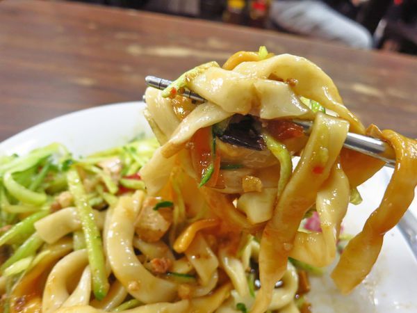 【五股美食】九九麵食館-用餐時間滿滿人潮的美食小吃店