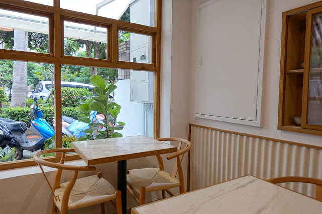 [食記] 新竹。皿富器食 min food。日系風格定食 講究食材的美味餐廳! 好評推薦--泰香咖哩雞菲力、豚骨拉麵&炙燒牛丼(近巨城)