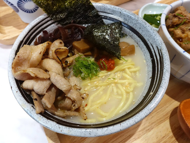 [食記] 新竹。皿富器食 min food。日系風格定食 講究食材的美味餐廳! 好評推薦--泰香咖哩雞菲力、豚骨拉麵&炙燒牛丼(近巨城)