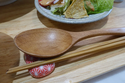 [食記] 新竹。皿富器食 min food。日系風格定食 講究食材的美味餐廳! 好評推薦--泰香咖哩雞菲力、豚骨拉麵&炙燒牛丼(近巨城)