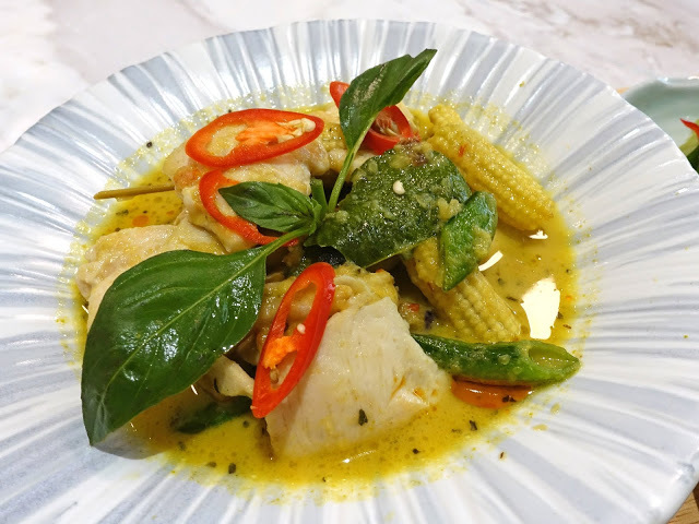 [食記] 新竹。皿富器食 min food。日系風格定食 講究食材的美味餐廳! 好評推薦--泰香咖哩雞菲力、豚骨拉麵&炙燒牛丼(近巨城)