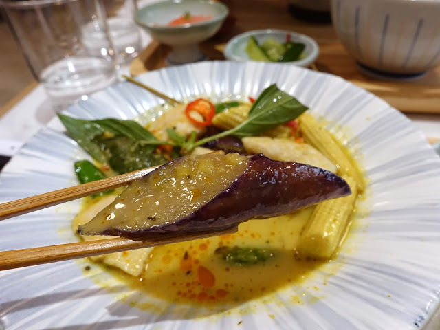 [食記] 新竹。皿富器食 min food。日系風格定食 講究食材的美味餐廳! 好評推薦--泰香咖哩雞菲力、豚骨拉麵&炙燒牛丼(近巨城)