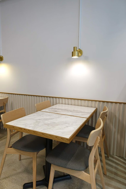 [食記] 新竹。皿富器食 min food。日系風格定食 講究食材的美味餐廳! 好評推薦--泰香咖哩雞菲力、豚骨拉麵&炙燒牛丼(近巨城)