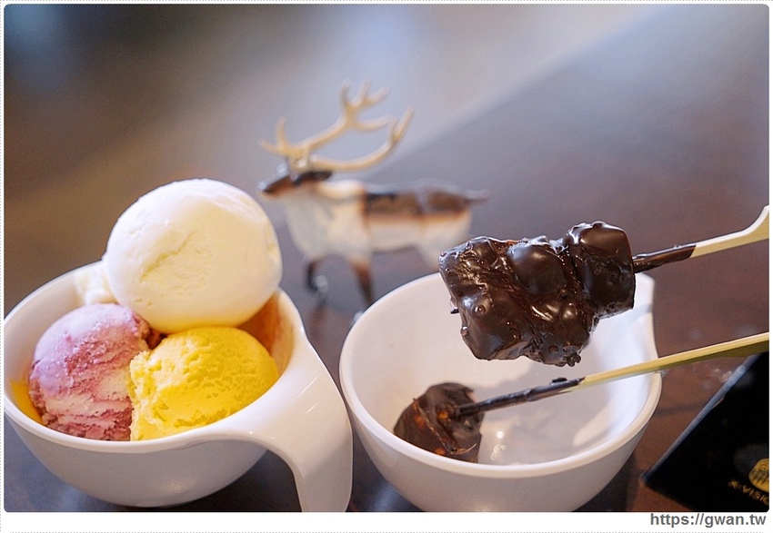 台中首創薑母鴨搬進火鍋店，還可以玩扭蛋！！