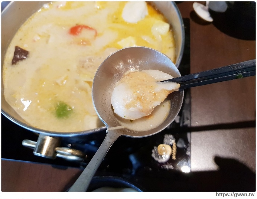 台中首創薑母鴨搬進火鍋店，還可以玩扭蛋！！