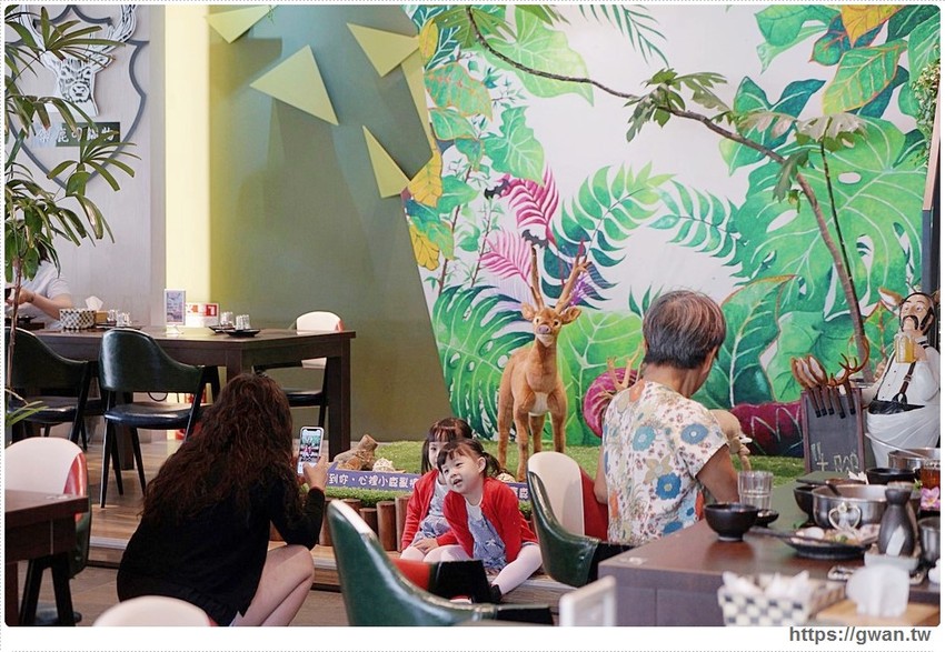 台中首創薑母鴨搬進火鍋店，還可以玩扭蛋！！