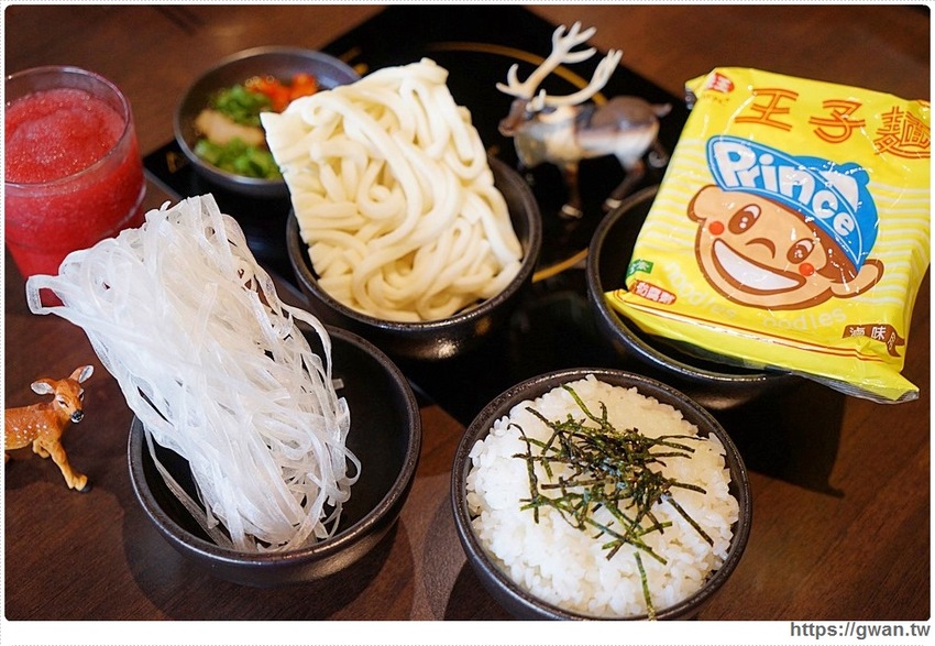 台中首創薑母鴨搬進火鍋店，還可以玩扭蛋！！