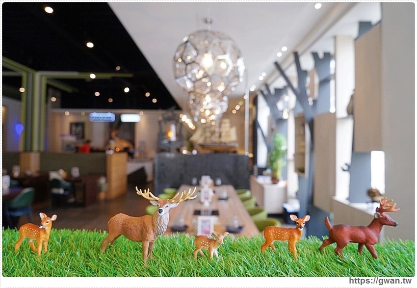 台中首創薑母鴨搬進火鍋店，還可以玩扭蛋！！