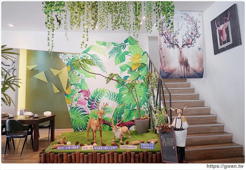 台中首創薑母鴨搬進火鍋店，還可以玩扭蛋！！