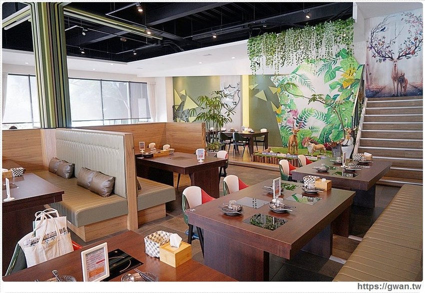 台中首創薑母鴨搬進火鍋店，還可以玩扭蛋！！