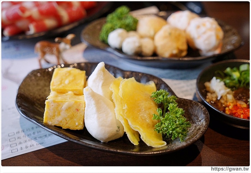 台中首創薑母鴨搬進火鍋店，還可以玩扭蛋！！