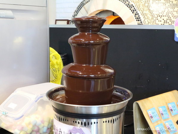 麋鹿的鍋物:台中美食│麋鹿の鍋物〃火鍋店也吃的到薑母鴨,還有明治冰淇淋讓你吃到飽!