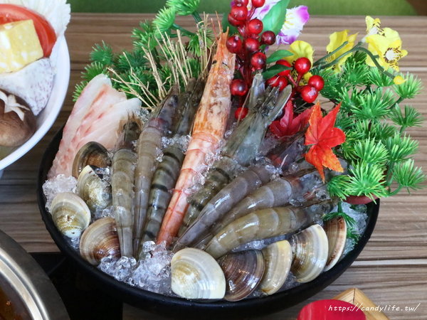 麋鹿的鍋物:台中美食│麋鹿の鍋物〃火鍋店也吃的到薑母鴨,還有明治冰淇淋讓你吃到飽!