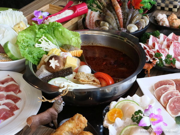麋鹿的鍋物:台中美食│麋鹿の鍋物〃火鍋店也吃的到薑母鴨,還有明治冰淇淋讓你吃到飽!