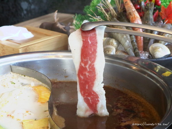 麋鹿的鍋物:台中美食│麋鹿の鍋物〃火鍋店也吃的到薑母鴨,還有明治冰淇淋讓你吃到飽!