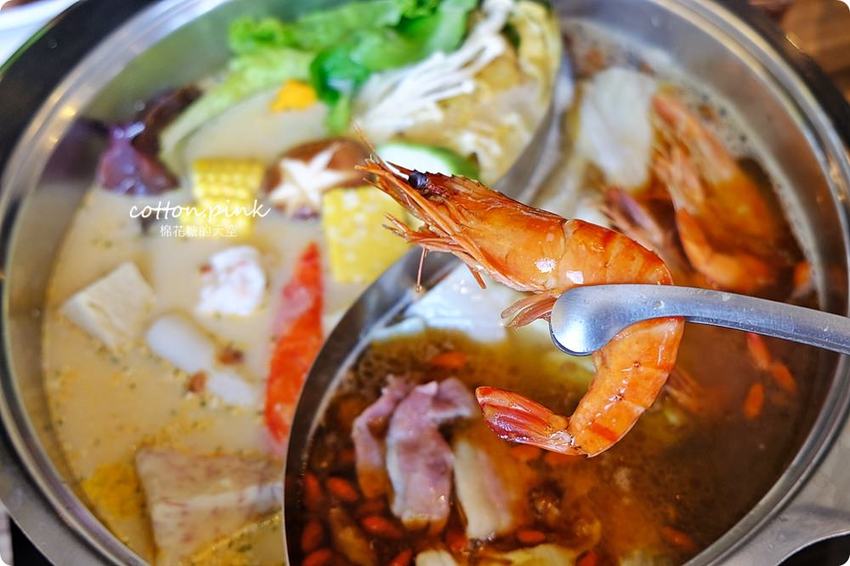 台中薑母鴨大升級-優雅版薑母鴨火鍋就在麋鹿鍋物，也能做成鴛鴦鍋喔！