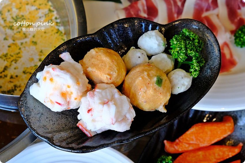 台中薑母鴨大升級-優雅版薑母鴨火鍋就在麋鹿鍋物，也能做成鴛鴦鍋喔！