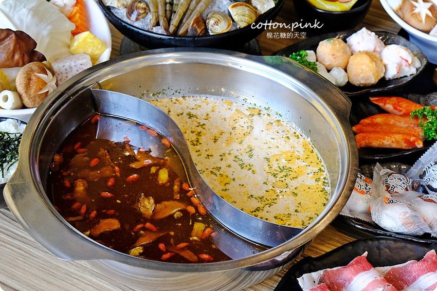 台中薑母鴨大升級-優雅版薑母鴨火鍋就在麋鹿鍋物，也能做成鴛鴦鍋喔！