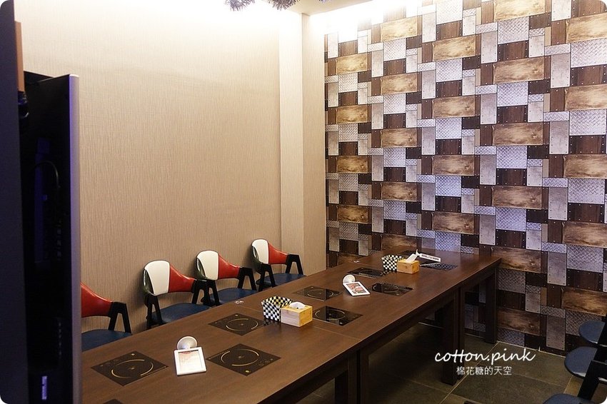 台中薑母鴨大升級-優雅版薑母鴨火鍋就在麋鹿鍋物，也能做成鴛鴦鍋喔！