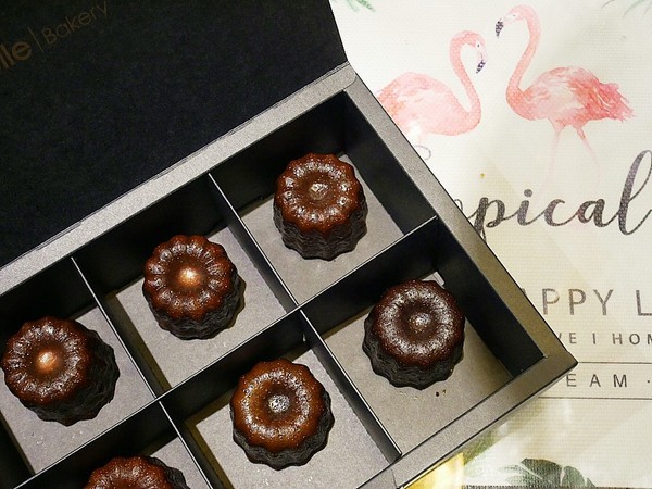 Delle bakery 德麗烘焙坊：Delle bakery 德麗烘焙坊-金典綠園道第六市場  每日現烤可麗露  高貴不貴的平價好味道  送禮自用兩相宜